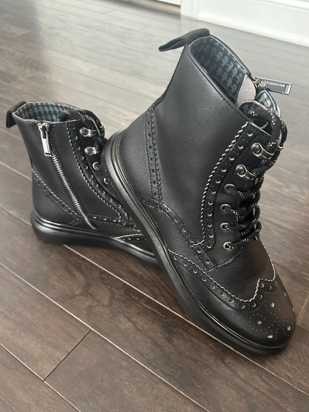 Karl Lagerfeld Paris LFS3008 Men's Black Leather Combat Boots Size 10.5 *NWT*